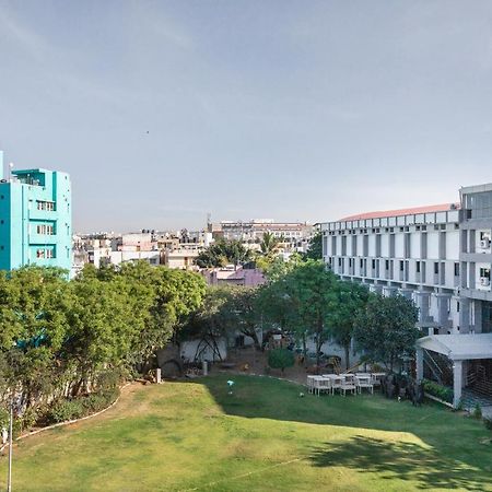Palette Resorts - Hotel Sanhok Bangalore Bagian luar foto